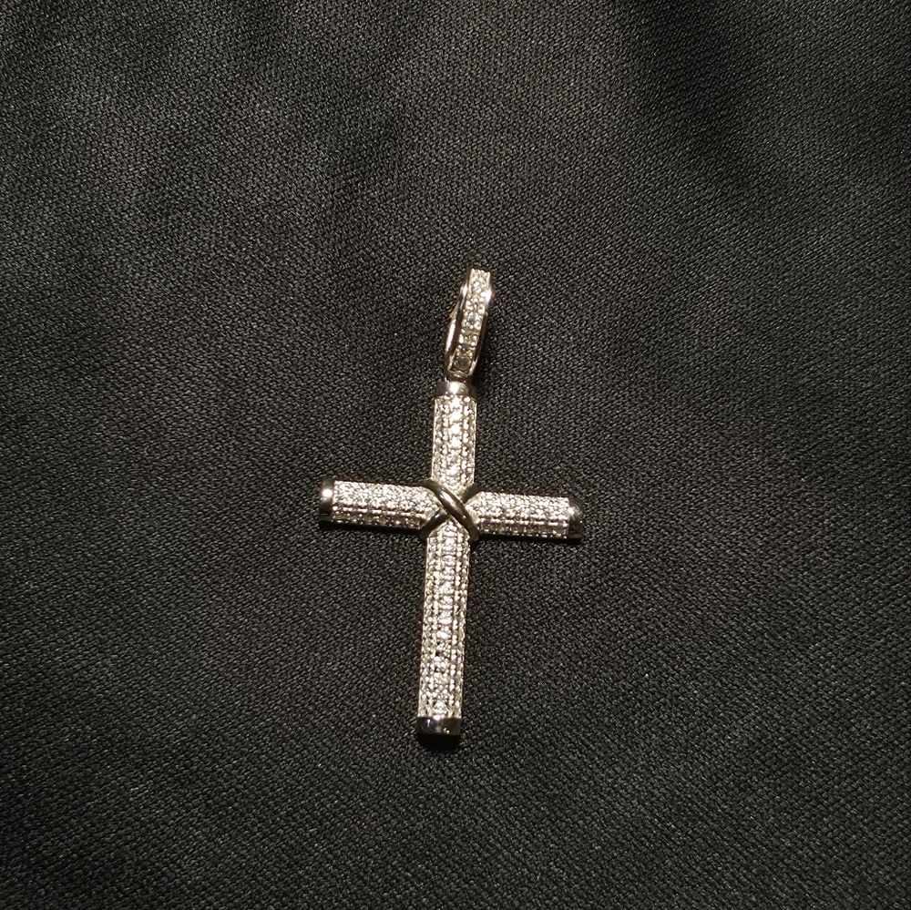 Pavé Cross Pendant in Sparkling Silver Tone